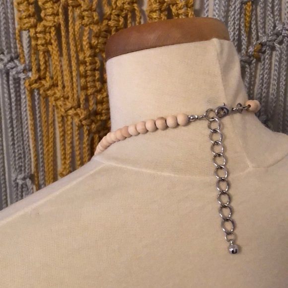 Shell Necklace - Picture 4 of 4